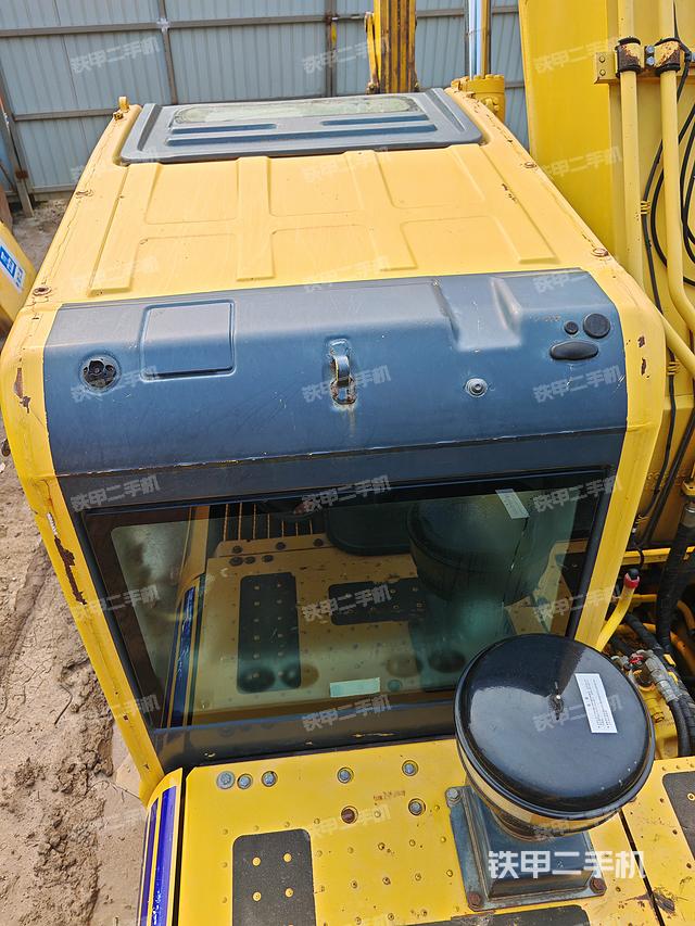 驾驶室顶部（整机外观）