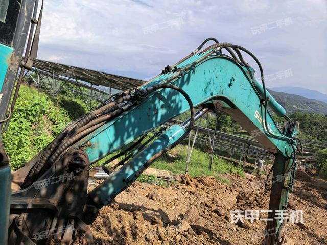 铲斗右后整体(工作和回转装置) 铲斗右后整体(工作和回转装置)