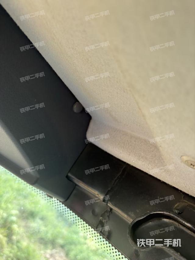 座椅右侧控制台/钥匙门/油门/含右手柄（驾驶室部分）