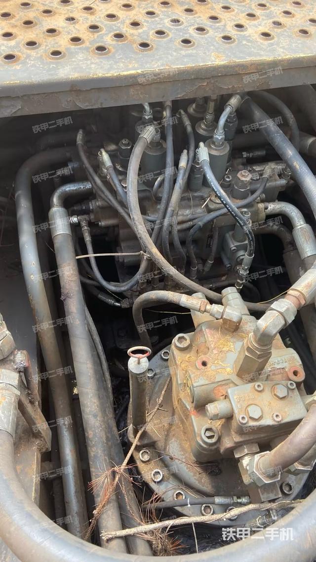 发动机室（上车部件）