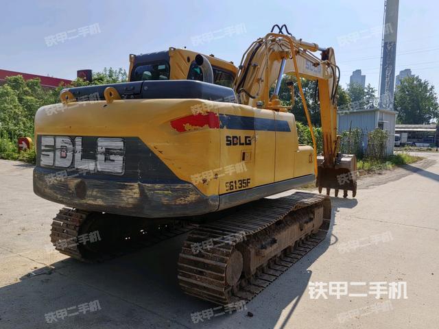 山东临工E6135F挖掘机