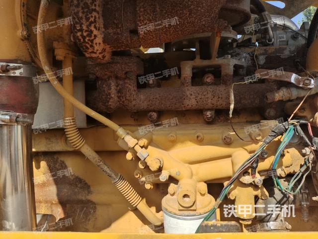 發(fā)動(dòng)機(jī)艙全景（壓路機(jī)發(fā)動(dòng)機(jī)艙）