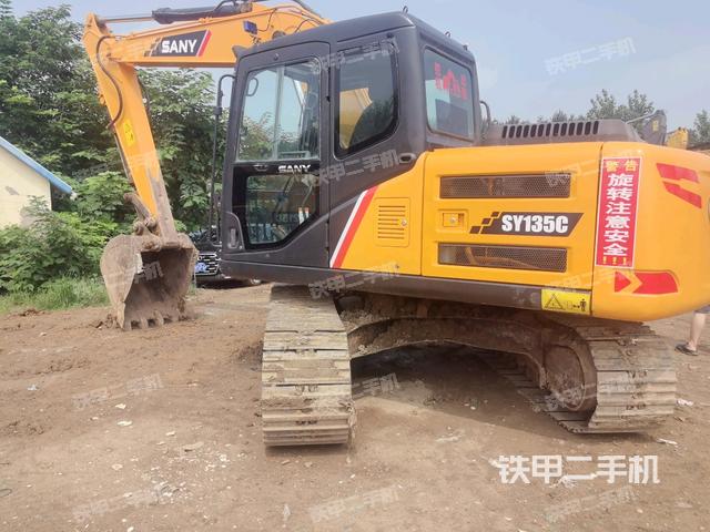 三一重工SY135C挖掘機