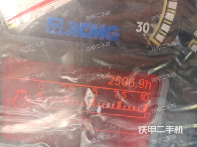 仪表盘全景（压路机驾驶室）