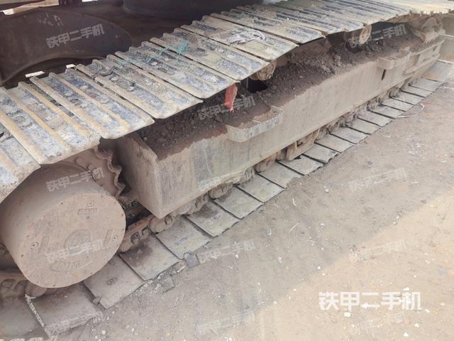 单侧履带整体(整机外观) 单侧履带整体(整机外观)