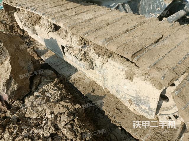 右側(cè)履帶整體?（行走機(jī)構(gòu)）