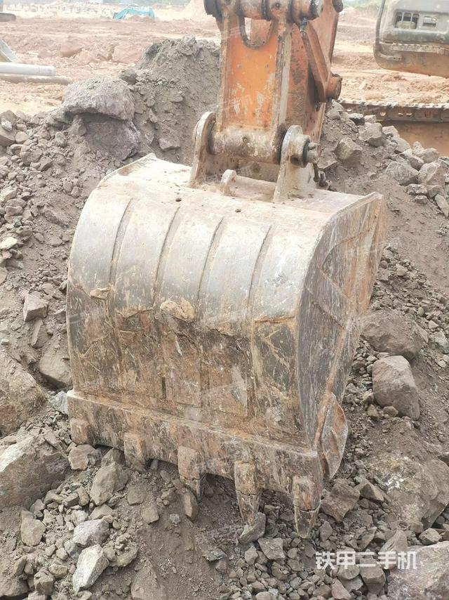 小臂整体左后（工作和回转装置）