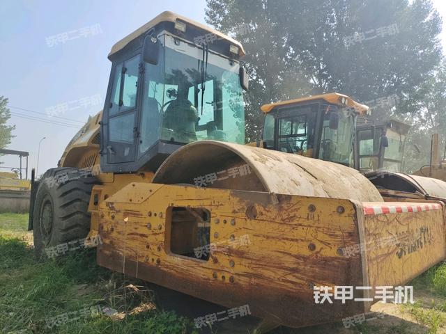 右前45°（壓路機(jī)整機(jī)外觀）