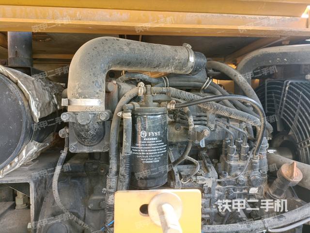 發(fā)動(dòng)機(jī)室（上車(chē)部件）