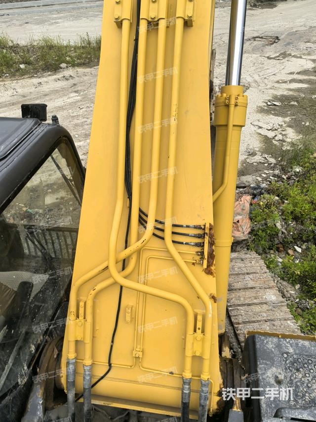 大臂背部俯视（工作和回转装置）