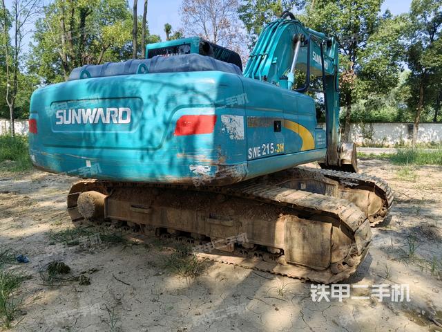 整機右后45°（整機外觀）