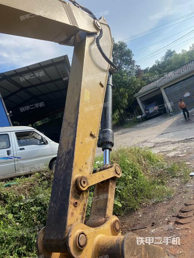 小臂整体左后（工作和回转装置）