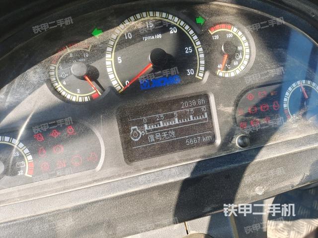 駕駛室頂蓬內(nèi)（壓路機駕駛室）