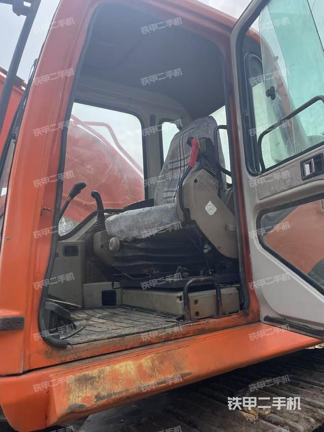 驾驶室整体（整机外观）