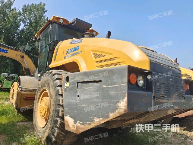 左后45°（壓路機整機外觀）