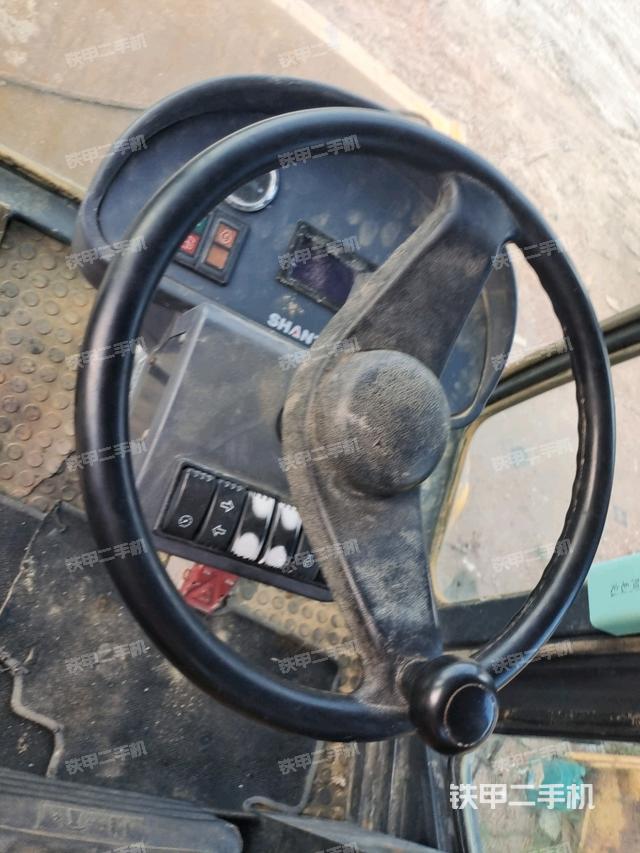 后玻璃角標(biāo)（壓路機(jī)駕駛室）