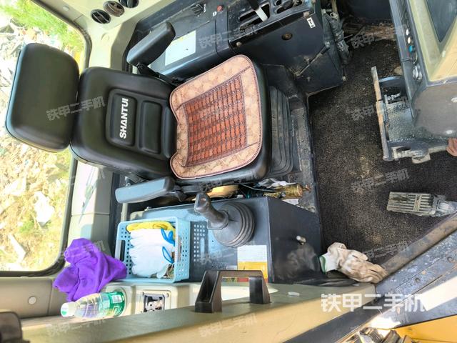 操作手柄右（推土機(jī)駕駛室）