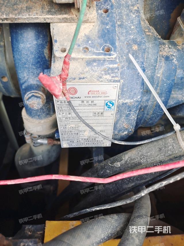 分動(dòng)箱或變速箱（壓路機(jī)發(fā)動(dòng)機(jī)艙）