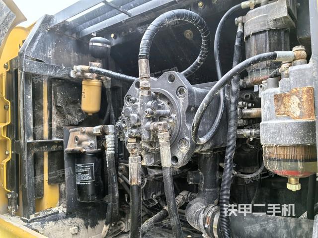 液压泵斜45 左（大件舱室）