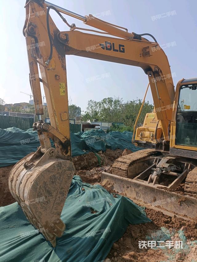 大臂根部?斜（工作和回轉(zhuǎn)裝置）