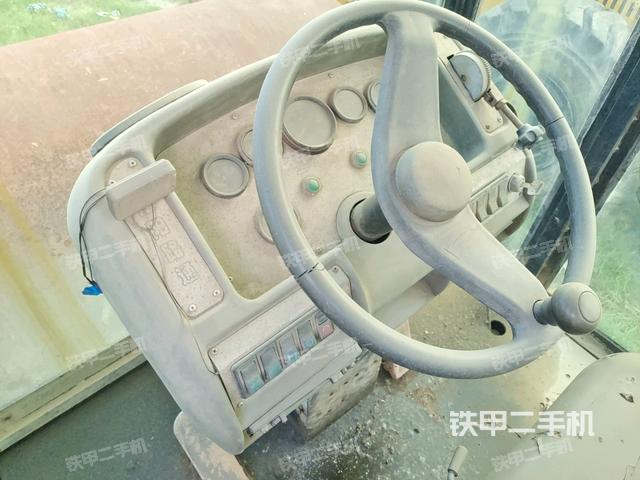 后玻璃角標(biāo)（壓路機(jī)駕駛室）