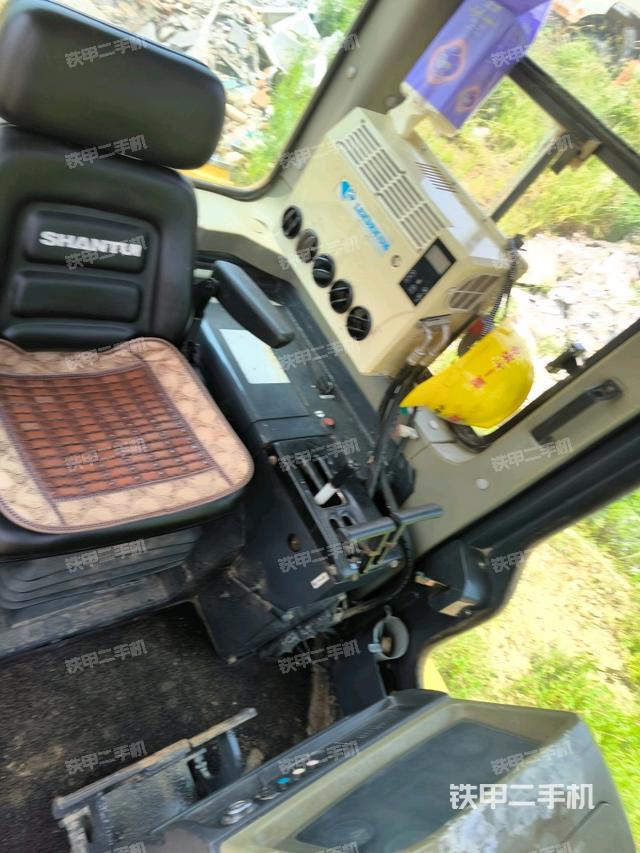 操作手柄左（推土機(jī)駕駛室）