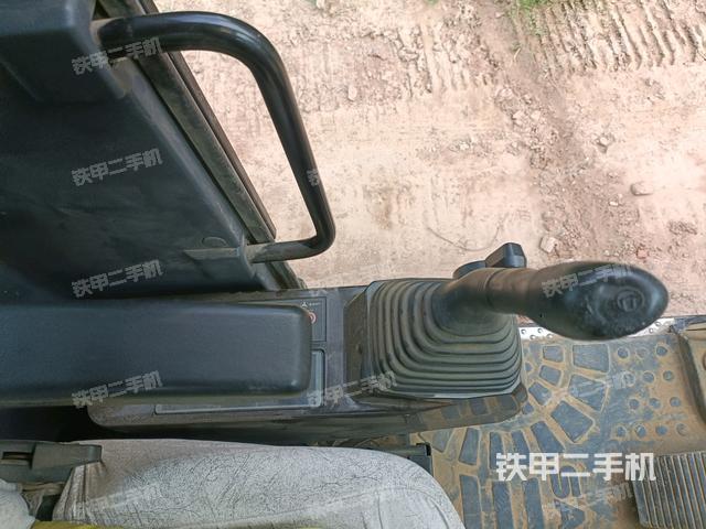 座椅左側(cè)控制臺/音響/含左手柄（駕駛室部分）