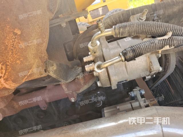 發(fā)動機艙全景（壓路機發(fā)動機艙）