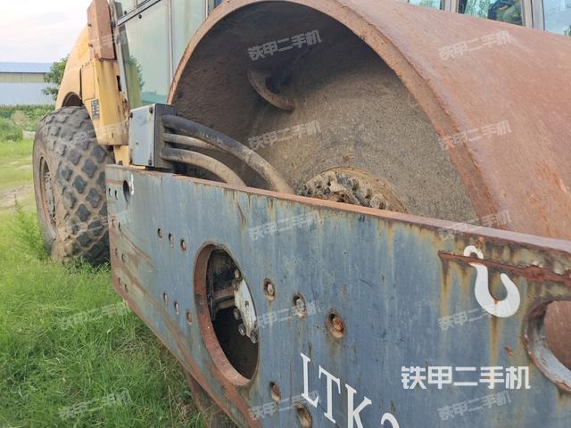 前車架正左側(cè)（壓路機(jī)前后車架）