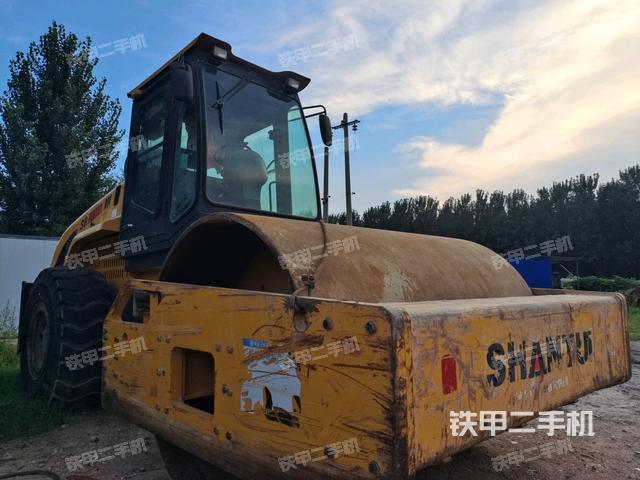 右前45°（壓路機(jī)整機(jī)外觀）