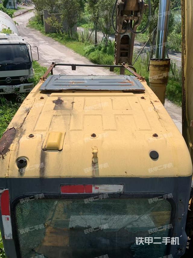 駕駛室頂部（整機外觀）