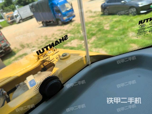 后玻璃角標(biāo)（壓路機(jī)駕駛室）