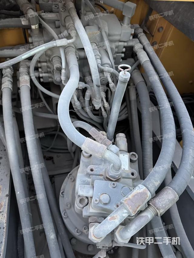 回轉(zhuǎn)馬達和主控閥（整機外觀）