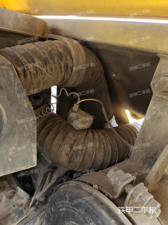 散热器全景（压路机发动机舱）