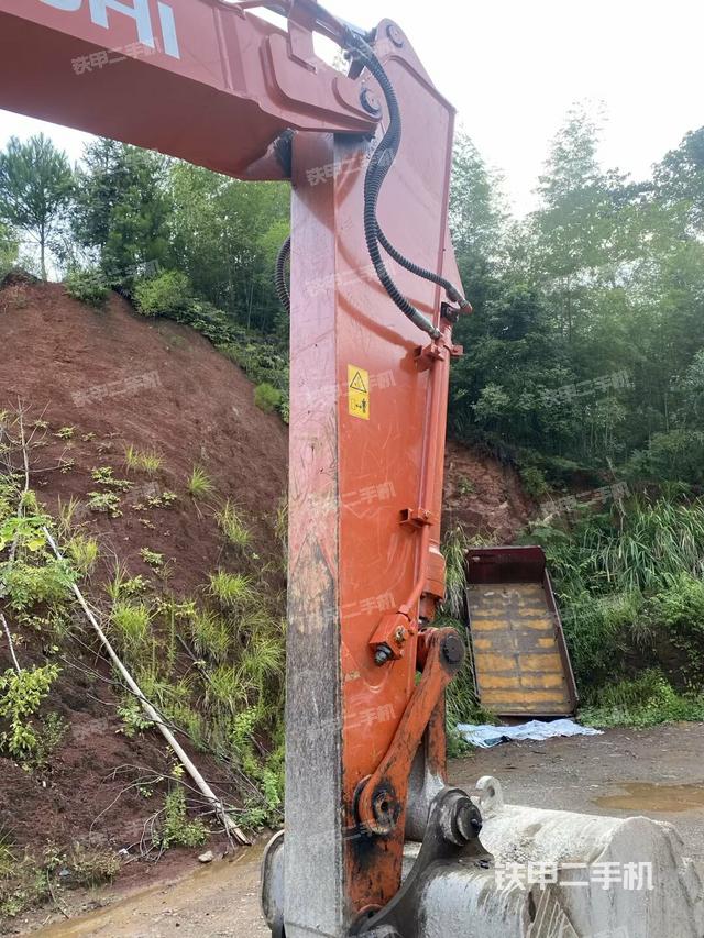 小臂整体左后（工作和回转装置）