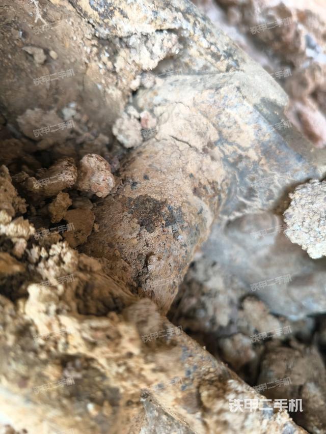 右驱动轮（行走机构）