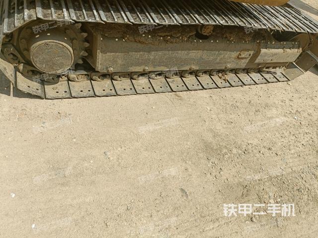 右側(cè)履帶整體?(行走機(jī)構(gòu)) 右側(cè)履帶整體?(行走機(jī)構(gòu))