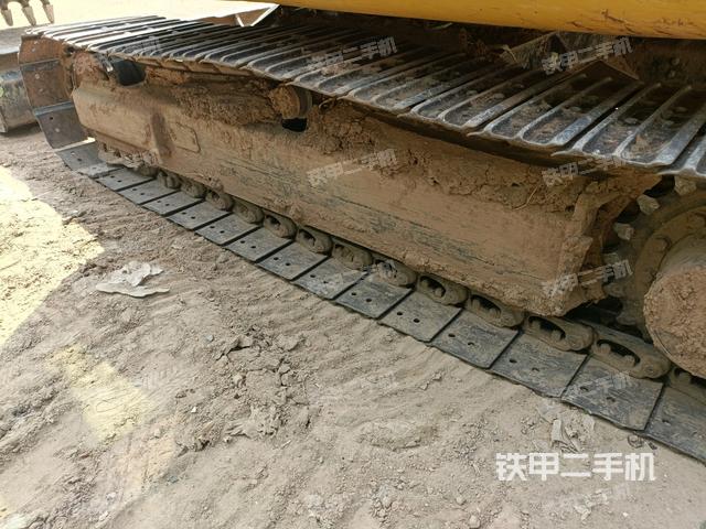 左側(cè)履帶整體?(行走機(jī)構(gòu)) 左側(cè)履帶整體?(行走機(jī)構(gòu))
