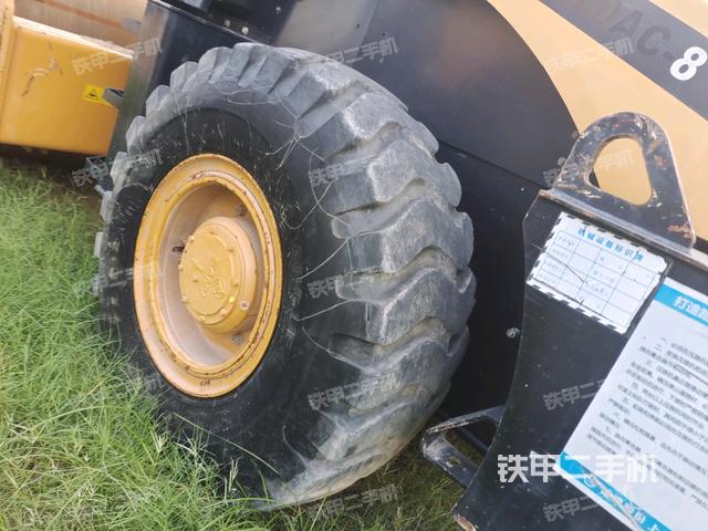 前轮右侧减震块连接及部件（压路机前后车架）