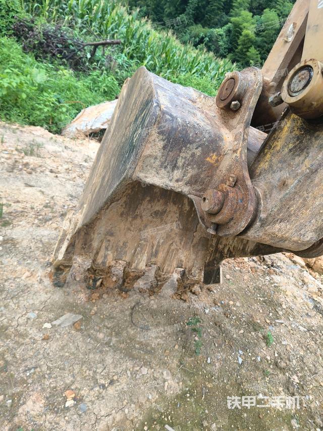 小臂整体左后（工作和回转装置）