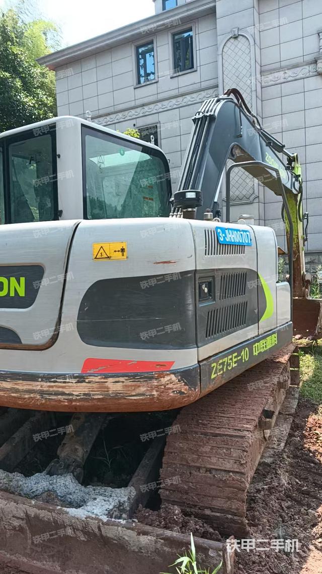 中联重科ZE75E-10挖掘机