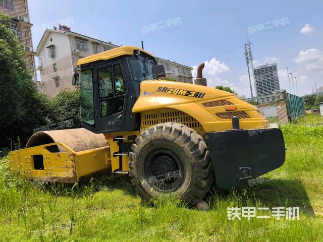 左后45°（壓路機(jī)整機(jī)外觀）