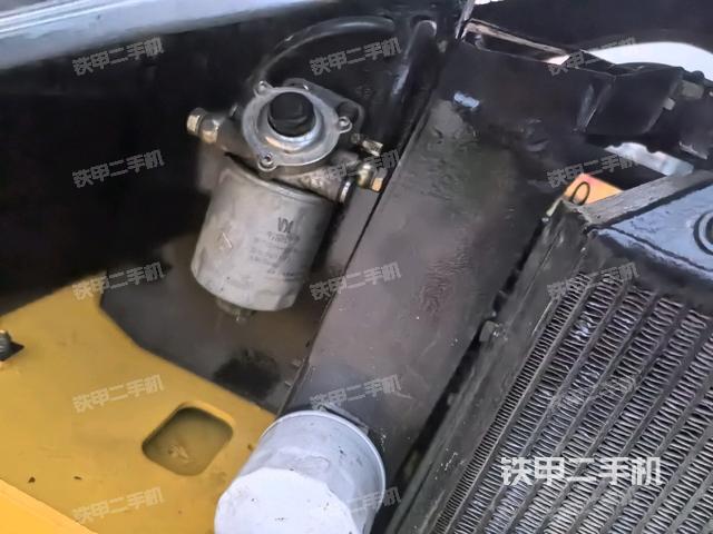 散热器全景（压路机发动机舱）