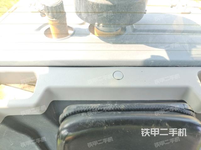 駕駛室側(cè)向上照全景（壓路機駕駛室）