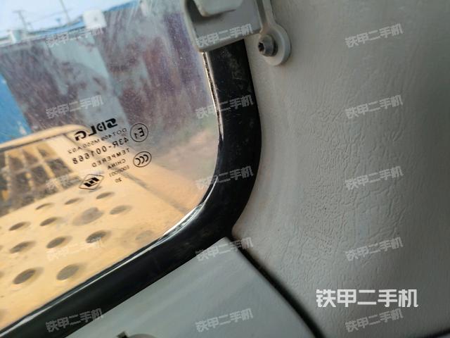 后窗玻璃角标（驾驶室部分）