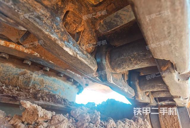 右侧行走马达盖板（行走机构）