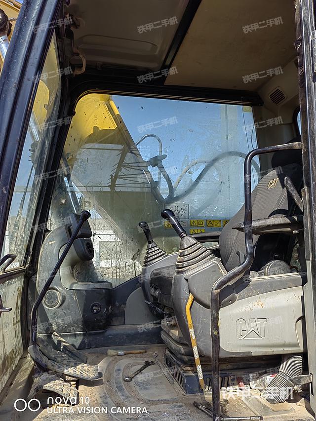 驾驶室整体（整机外观）