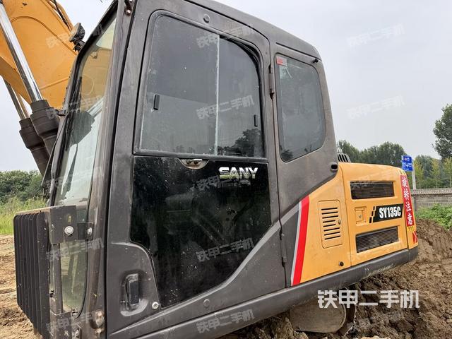 驾驶室整体（整机外观）