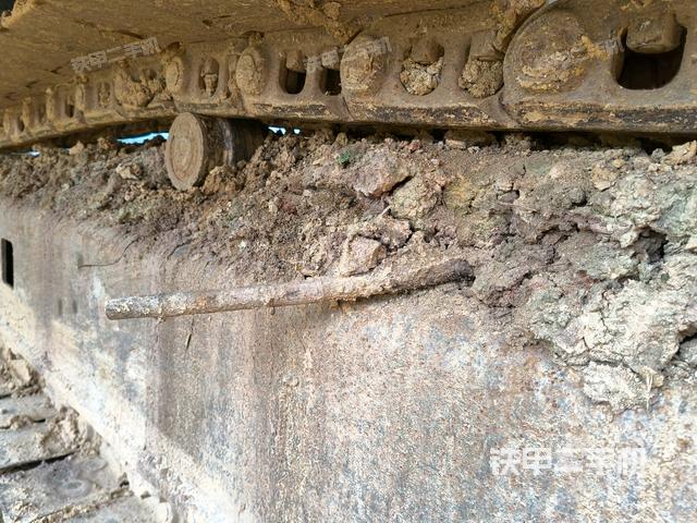 右侧行走马达盖板（行走机构）