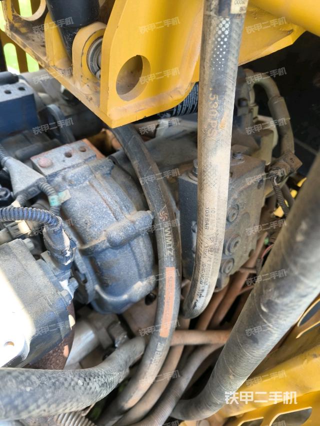 柴油泵全景（壓路機(jī)發(fā)動機(jī)艙）